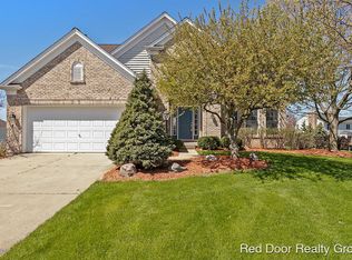 1525 Crystal Valley Ct SE, Caledonia, MI 49316