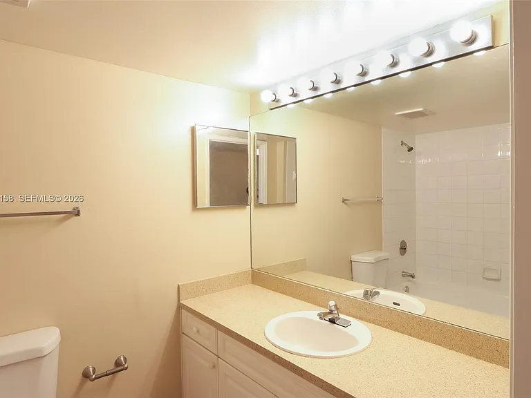 520 SE 5th Ave #1603 — Photo 40