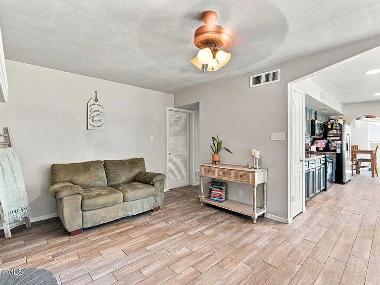 2437 Fletcher Pl — Photo 23
