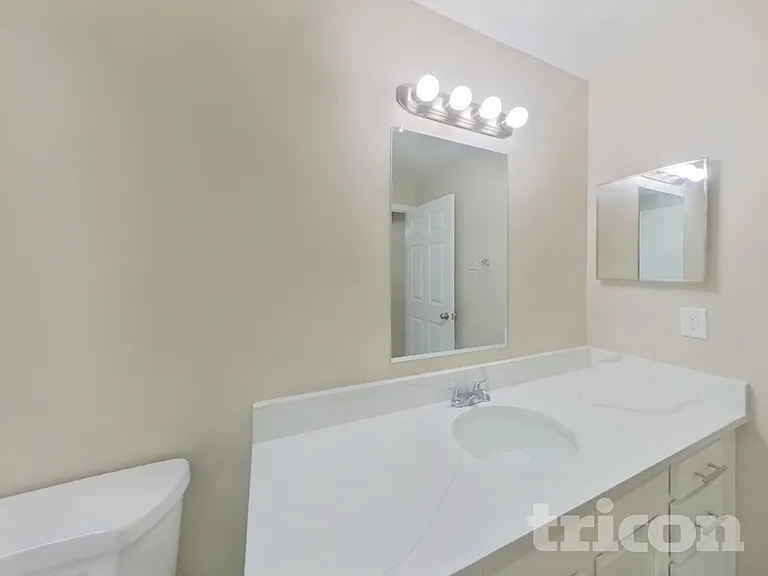 947 Sandywood Dr — Photo 7