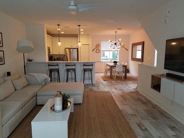 1st image of 90 NW 3rd Ave #90
