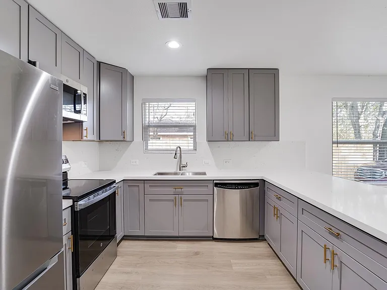 6123 Tuskegee St — Photo 2