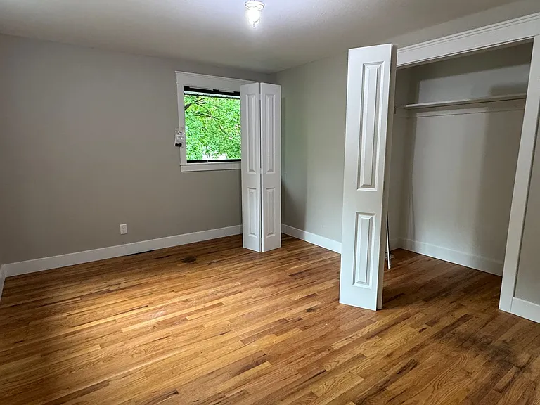 3033 Dickens Ave — Photo 10