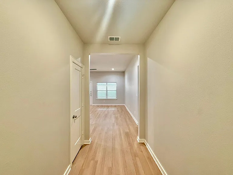 4822 FM 346 E — Photo 2