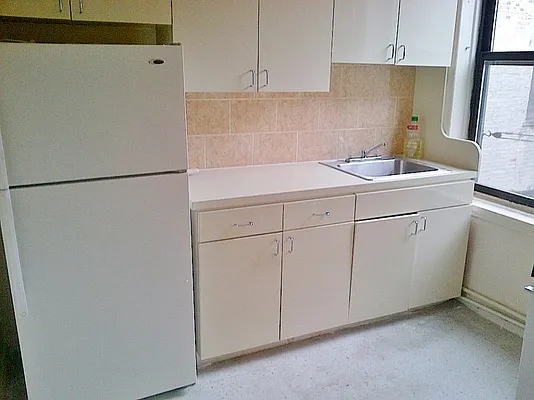 Rented by Bohemia Realty Group | media 43