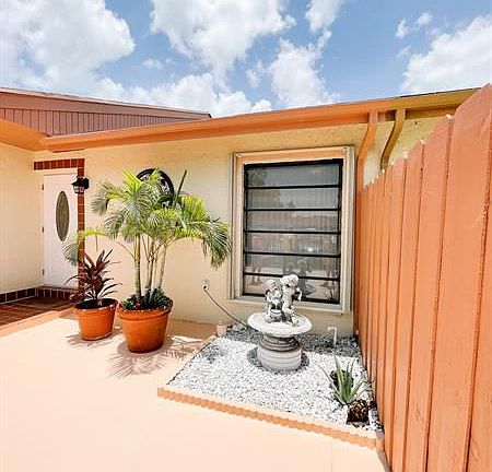 2nd image of 5625 Biscayne Dr