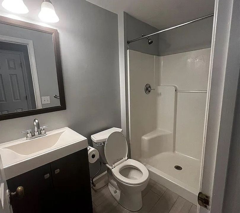 1st image of 2213 Flint Glenn Ln