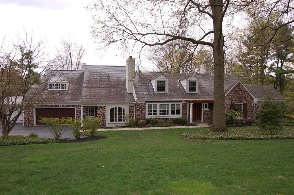 657 Oakwood Ln photo 1
