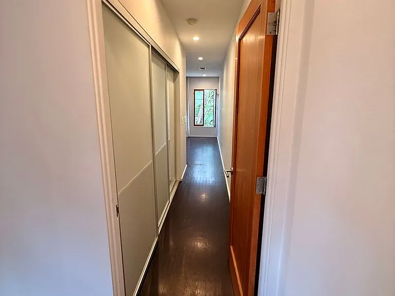 4246 Lexington Ave — Photo 20