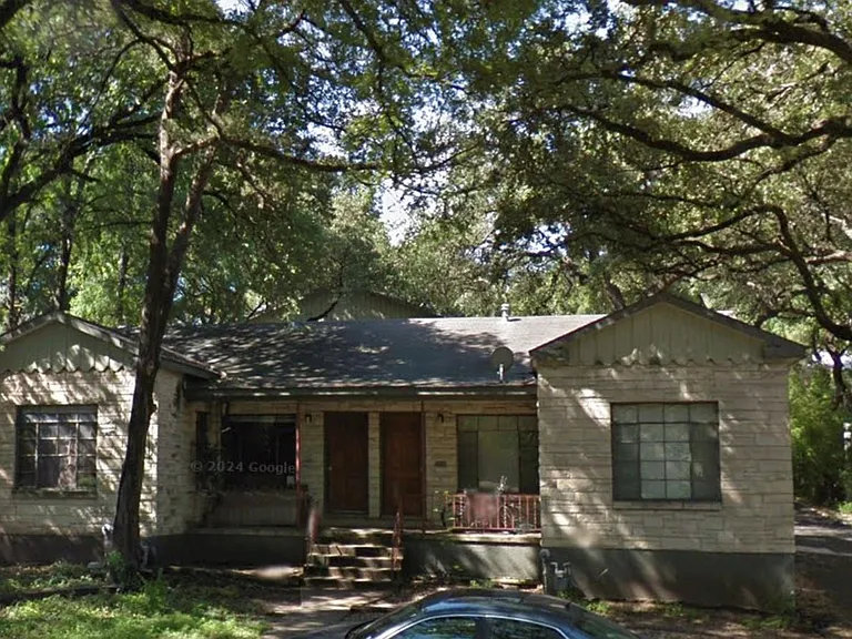 915 Keith Ln #101 — Photo 2