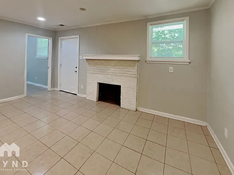 2611 Lake Harbin Rd — Photo 3