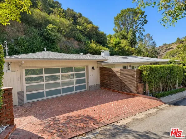 9520 Gloaming Dr, Beverly Hills, CA 90210