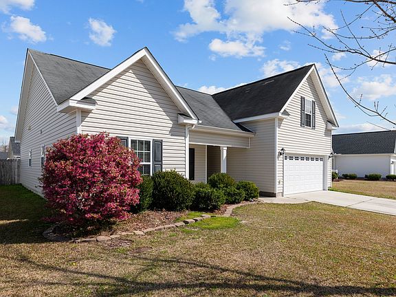 3rd image of 205 Lynden Ln