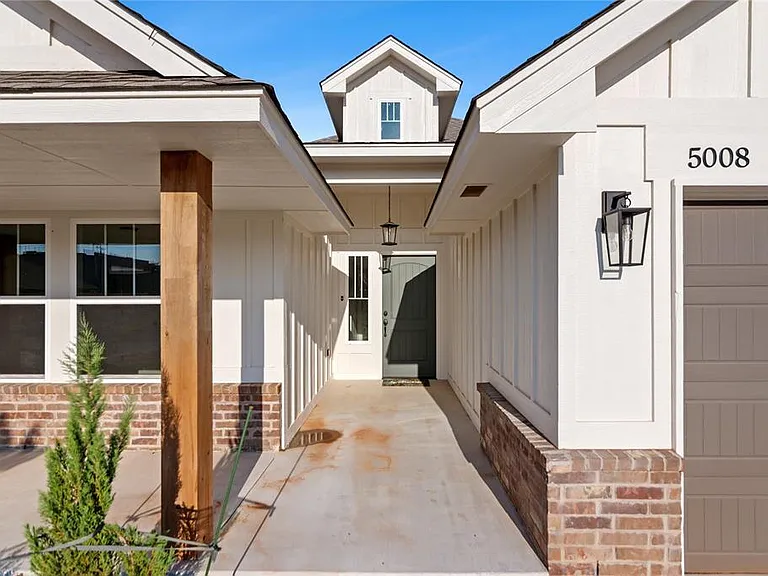 5008 Misty Wood Ln — Photo 2