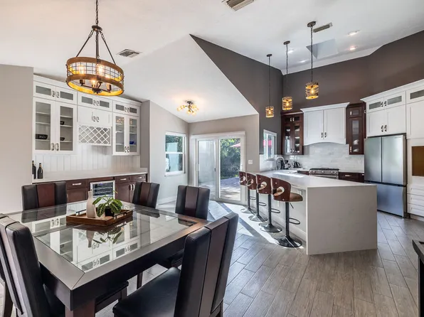 9330 Seagrape Dr, Vero Beach, FL 32963