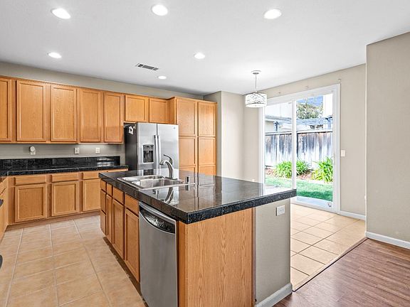 3rd image of 2454 White Dr