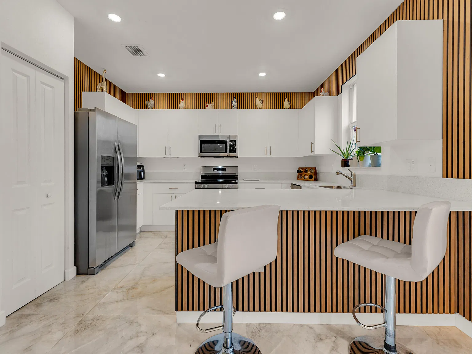 3 bed, 2.5 bath, 1236 sqft, $3,800 — Photo 3