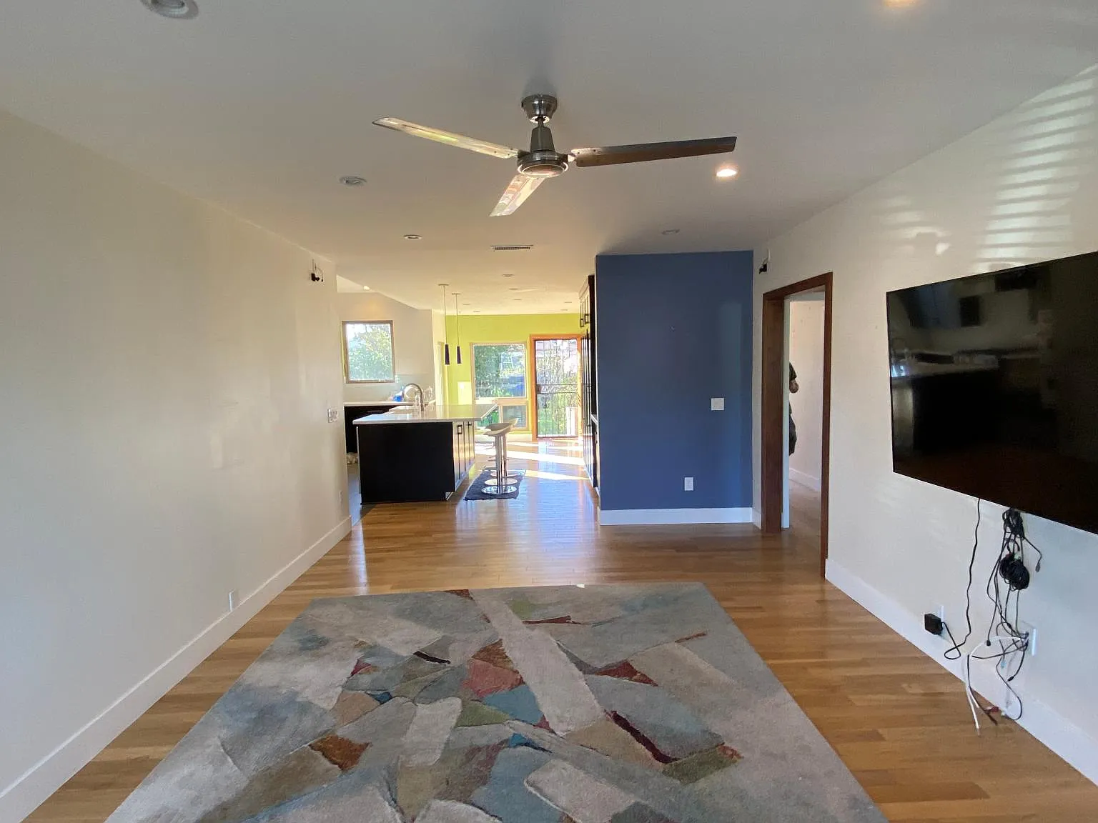 2733 S Spaulding Ave — Photo 2