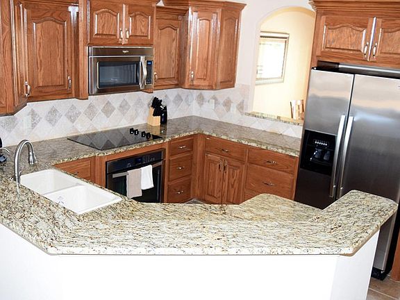 4th image of 5006 Preston Dr