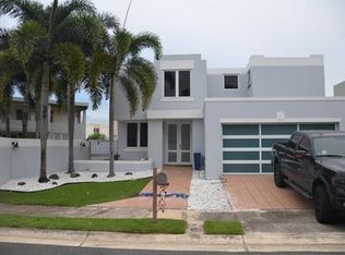 8029 Via Playera, Toa Baja, PR 00949