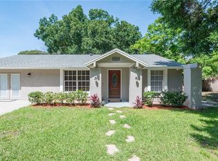 3209 King Charles Cir, Seffner, FL 33584