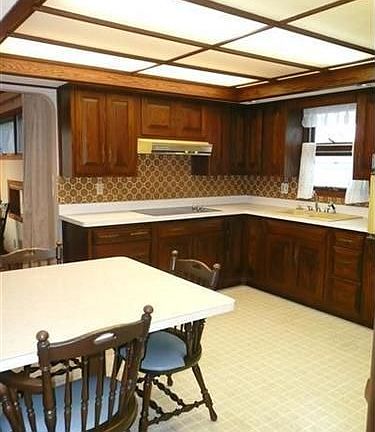 5th image of 9308 Morton Ave
