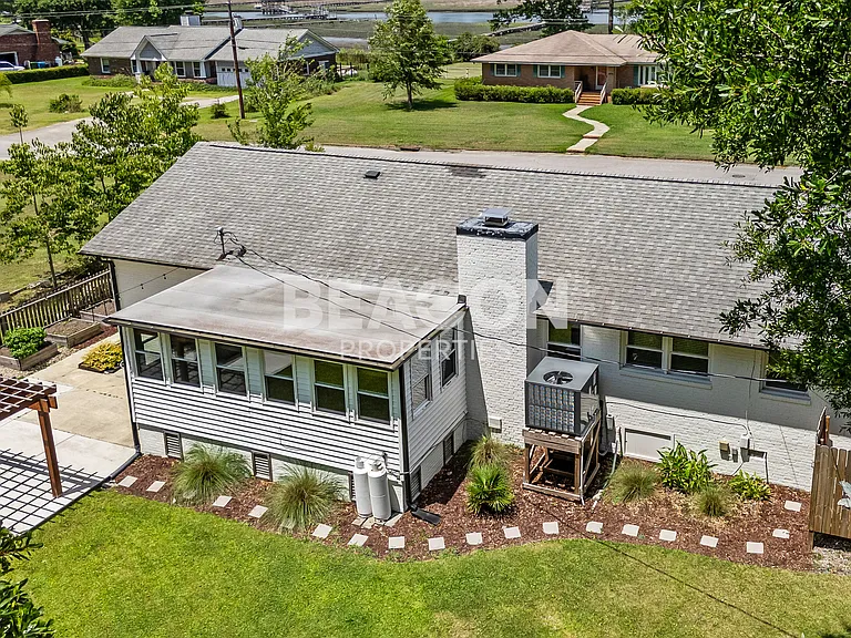 406 W Blackbeard Rd — Photo 12