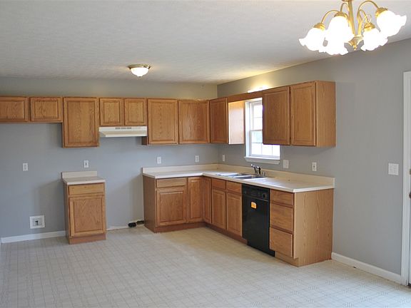 4th image of 525 Dugout Dr