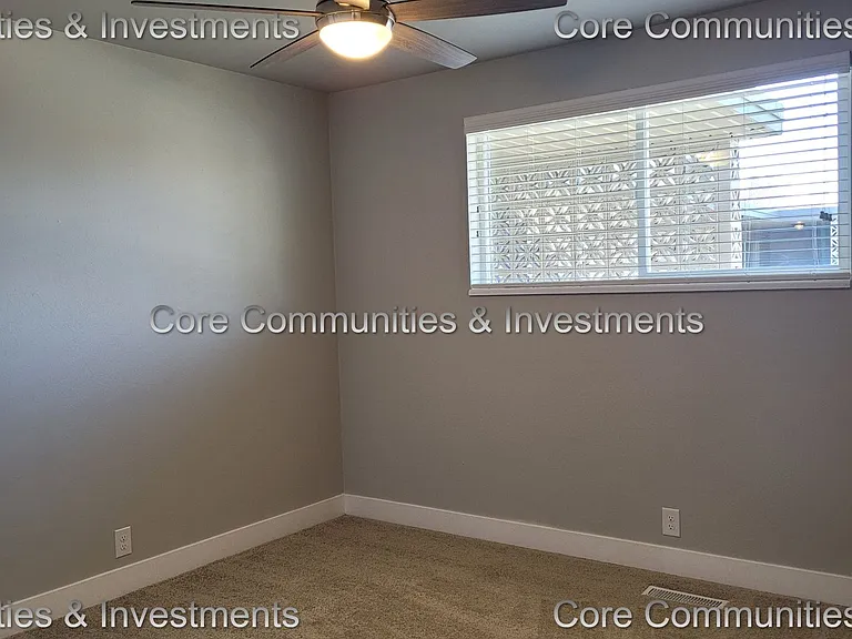 Jordanaire Apartments — Photo 18