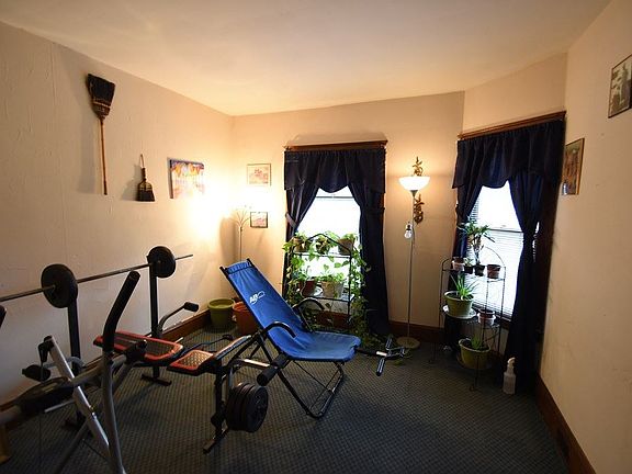 4th image of 337 W Washington Ave