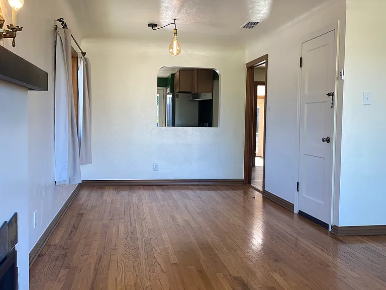 2055 Gold St — Photo 6