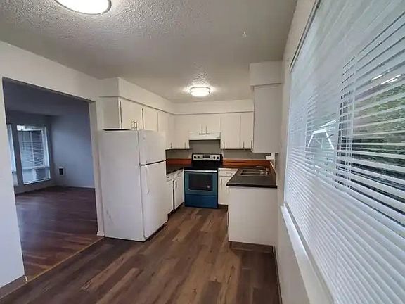 4th image of 2435 Lee St SE #5
