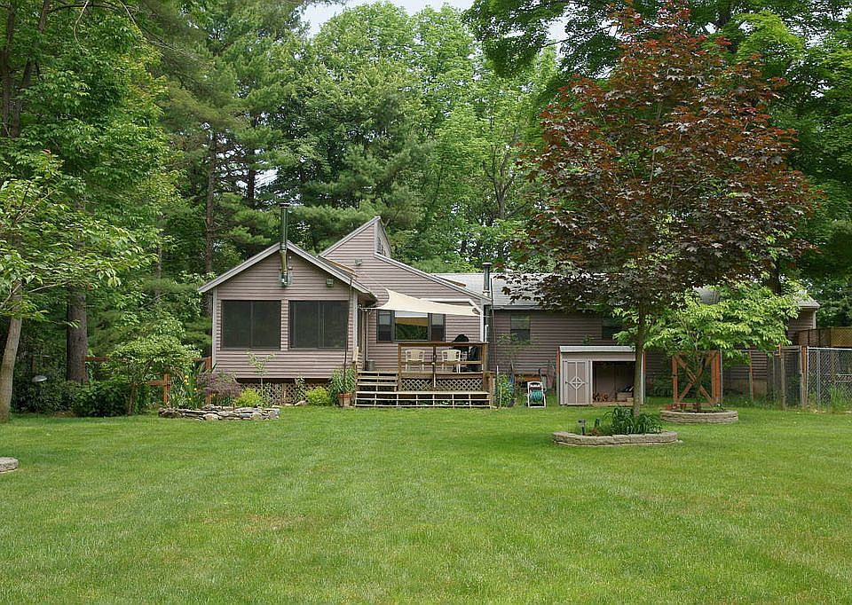 2nd image of 108 Benjamin Rd