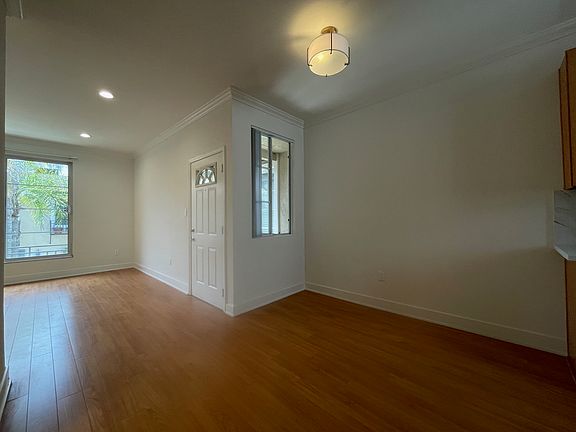 5th image of 4105 Tujunga Ave APT 15