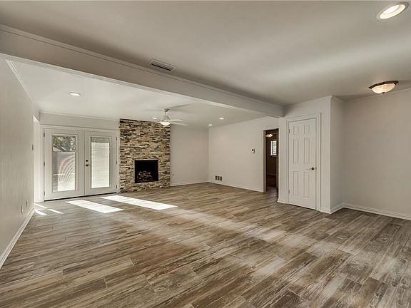 4th image of 3176 Whitemarsh Cir