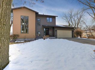 9656 Holly Cir NW, Coon Rapids, MN 55433