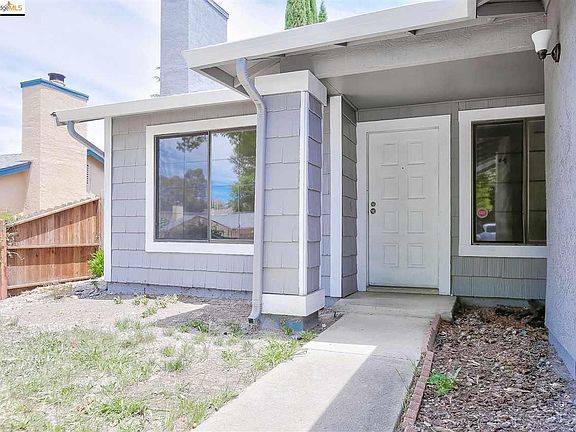 3rd image of 4009 Saint Andrews Way