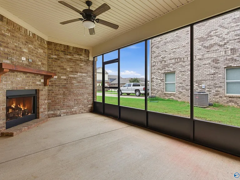 8 Desert Oak Ct — Photo 2
