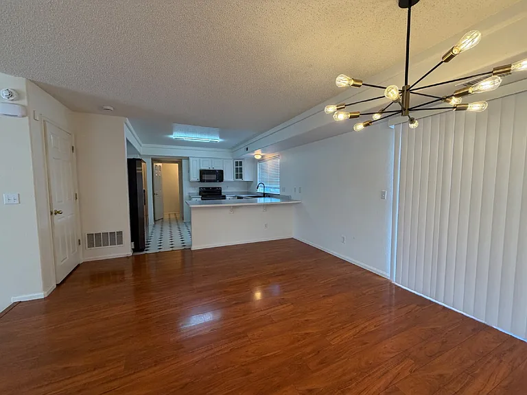 4054 Perth St — Photo 5