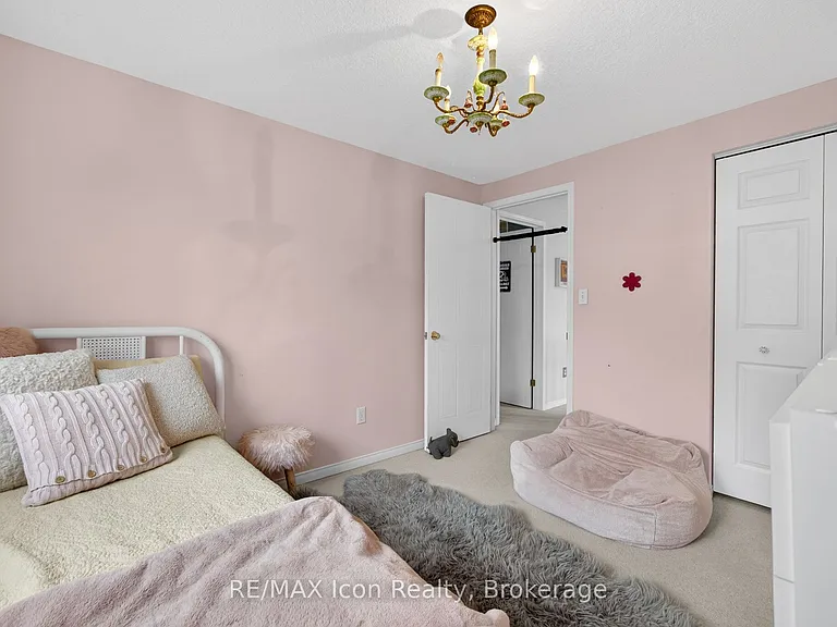 537 Beaver Creek Cres — Photo 25