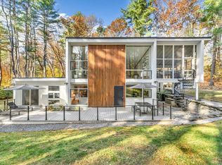 91 Arena Ter, Concord, MA 01742