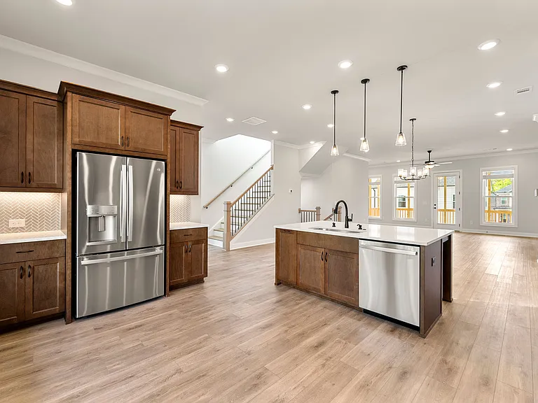 114 Stonehouse Dr — Photo 23