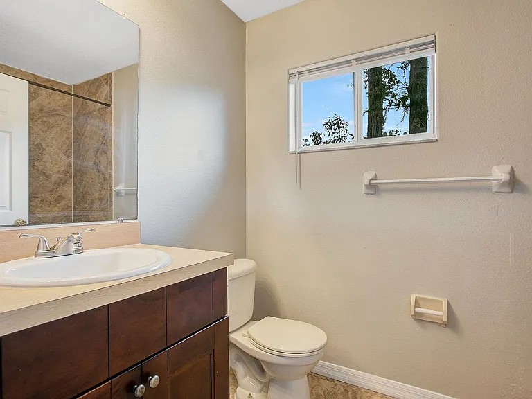 225 E Pine Ave — Photo 15