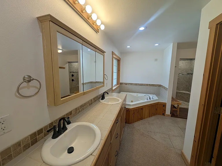 81 Moose Jaw Ln — Photo 18