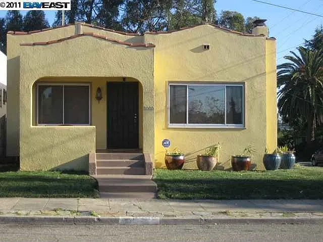 3000 Maple Ave photo 1