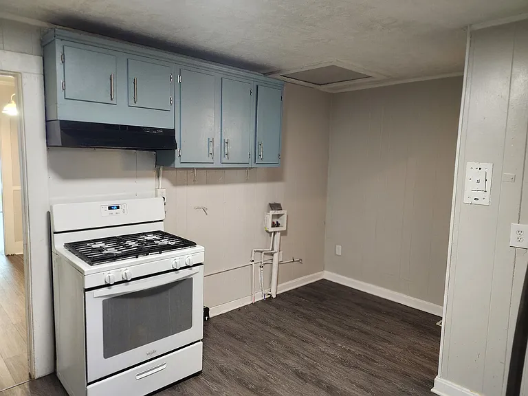 2712 Chestnut St — Photo 8