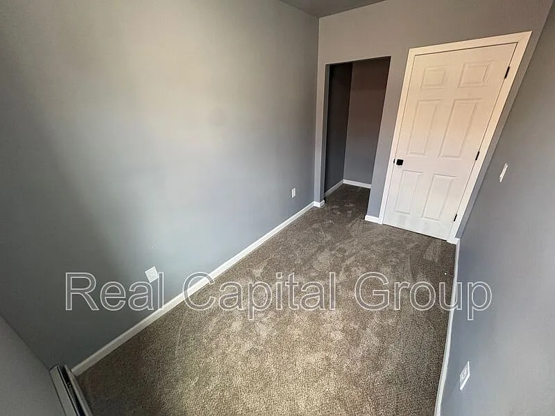 3 bed, 1.0 bath, $1,595 — Photo 4