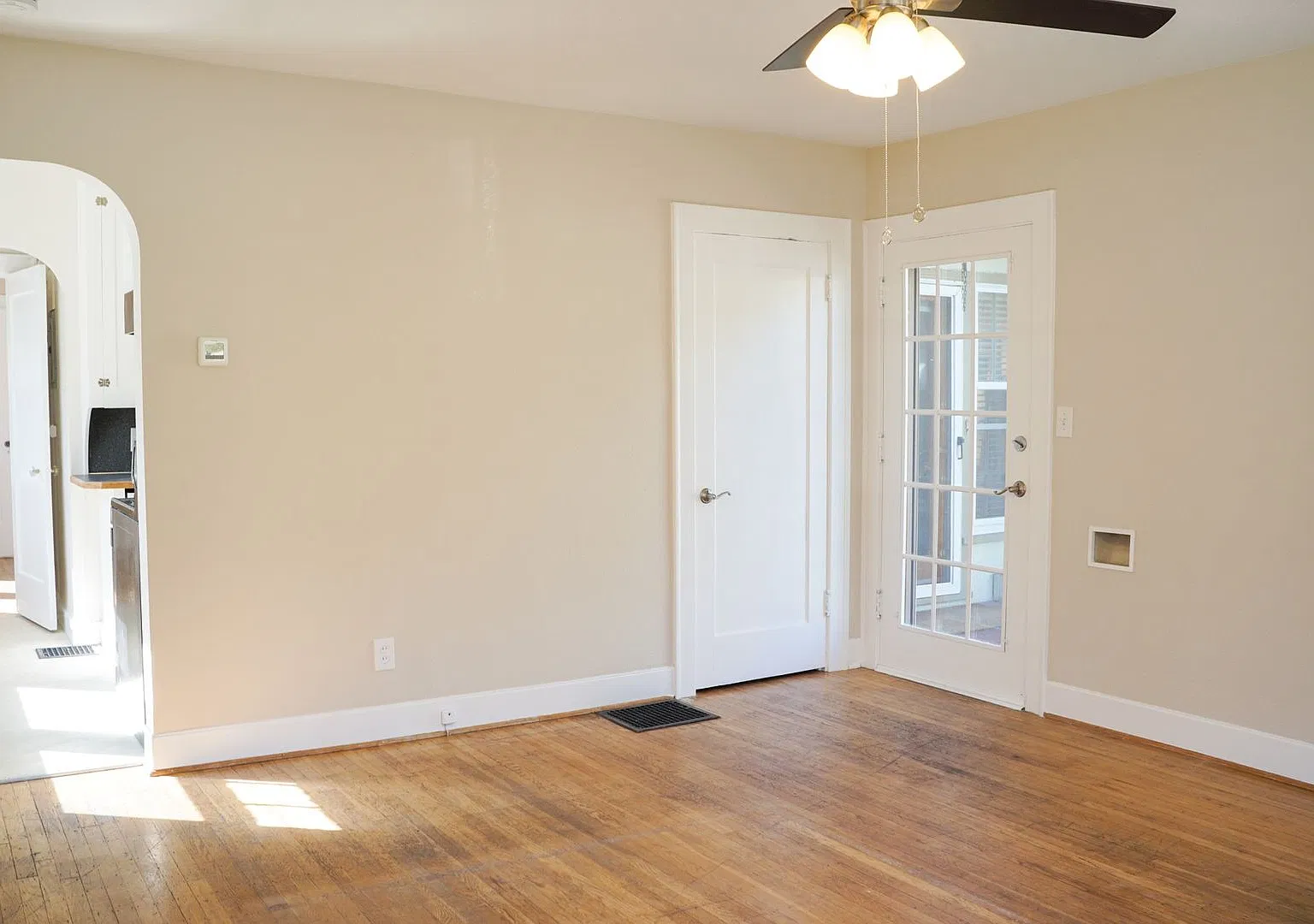 Ideal Se Apartment: Endless Charm Inside And Out! — Photo 2