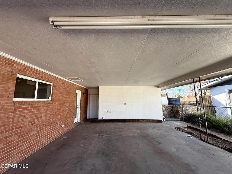 2801 Hawick Rd — Photo 29