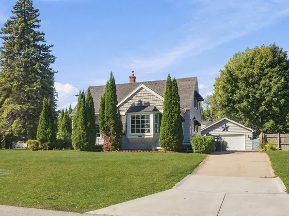1208 Connecticut Ave, Marysville, MI 48040